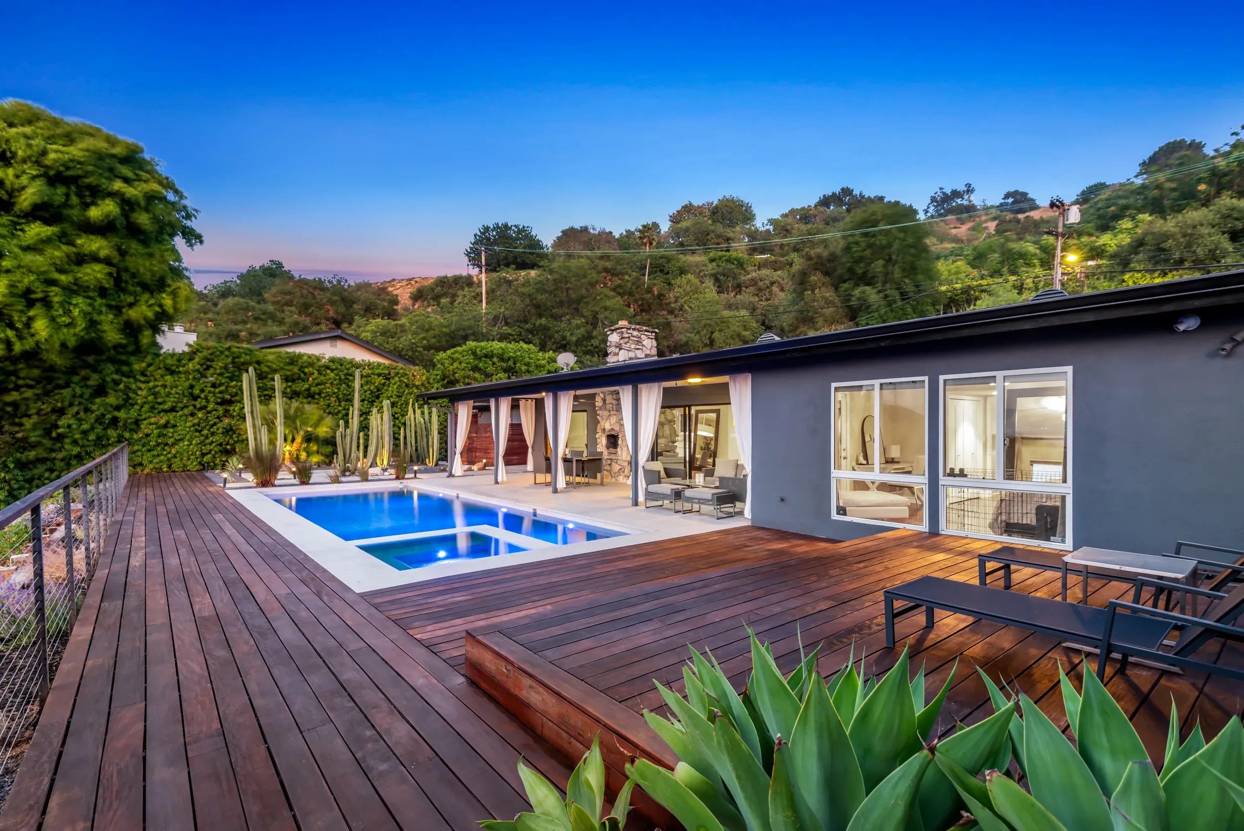 3532 Beverly Glen Blvd