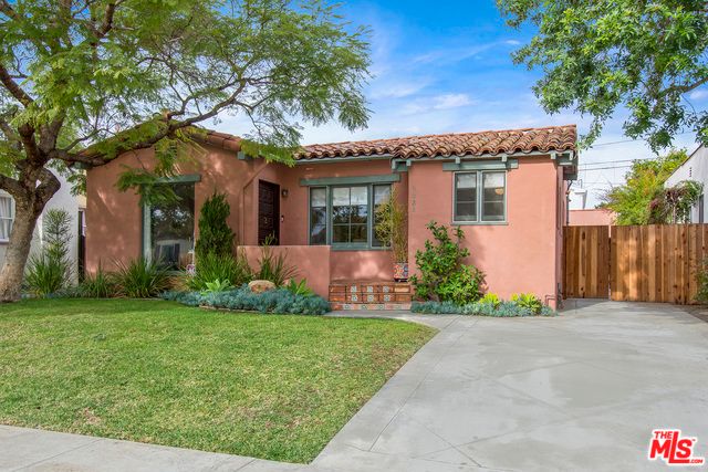 9023 BEVERLYWOOD ST.