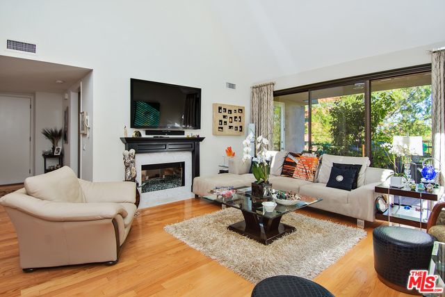 4700 PARK ENCINO LN. #327