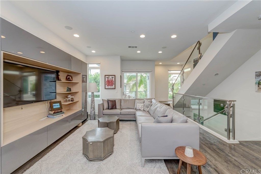 5847 SEAHORSE CT