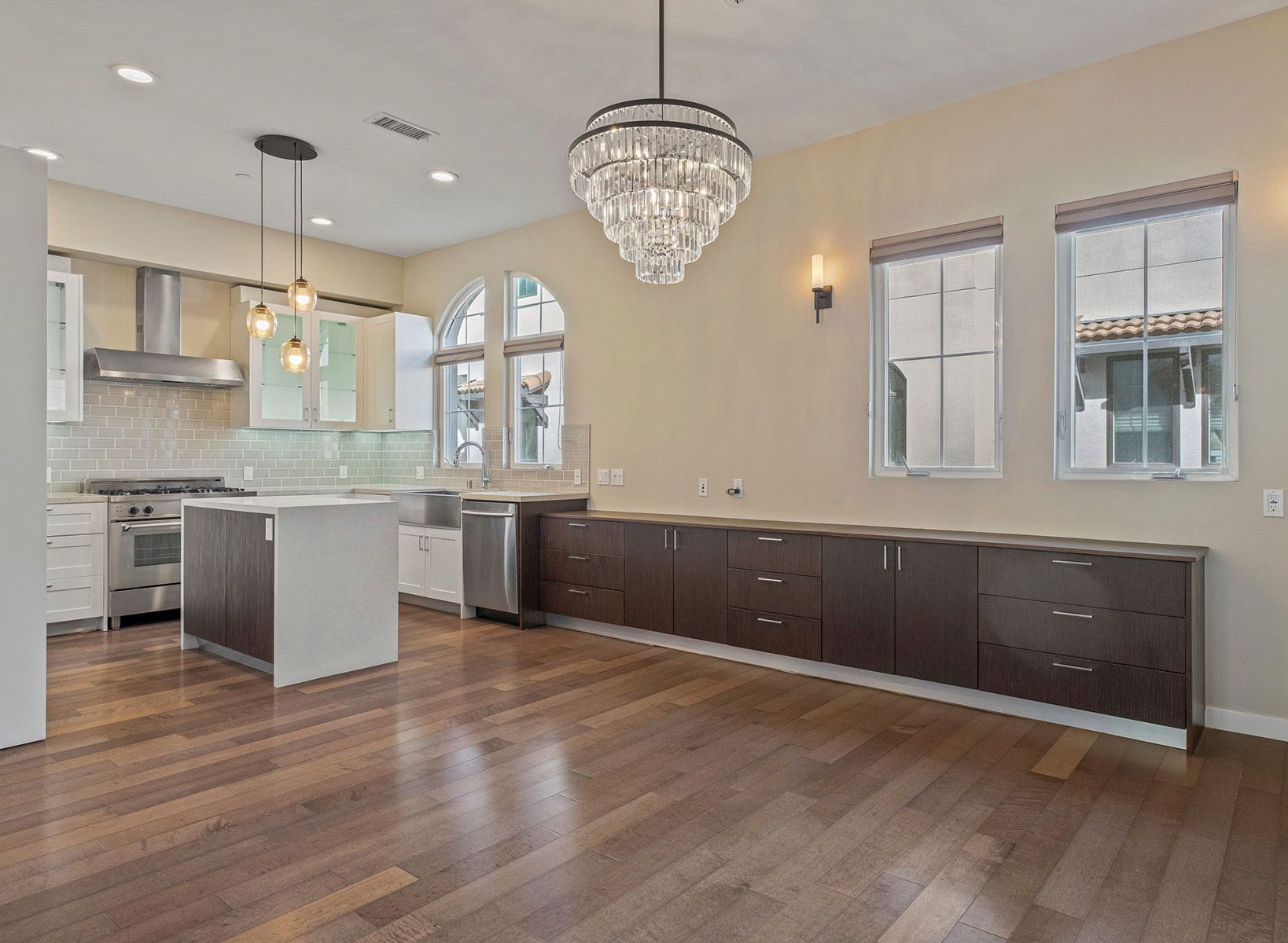 5934 W LUNA PARK