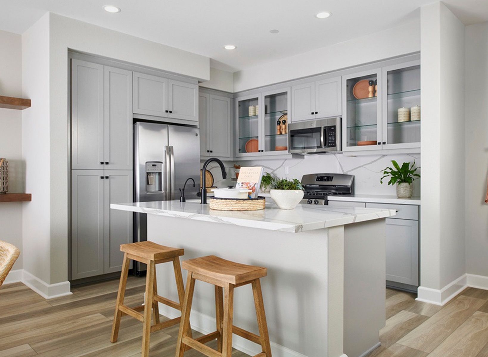 525 S MOTIF ST
