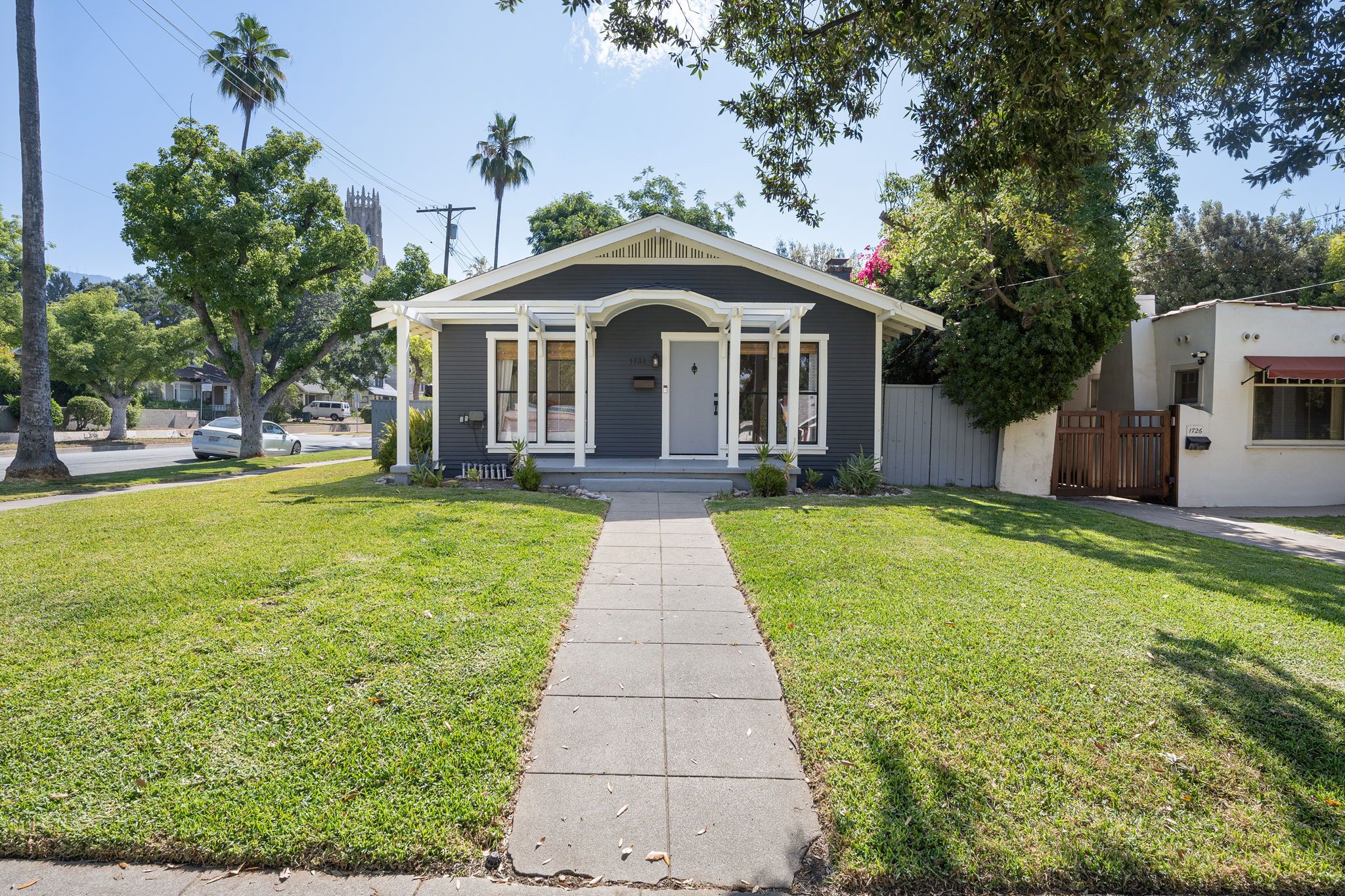 1732 Fiske Avenue