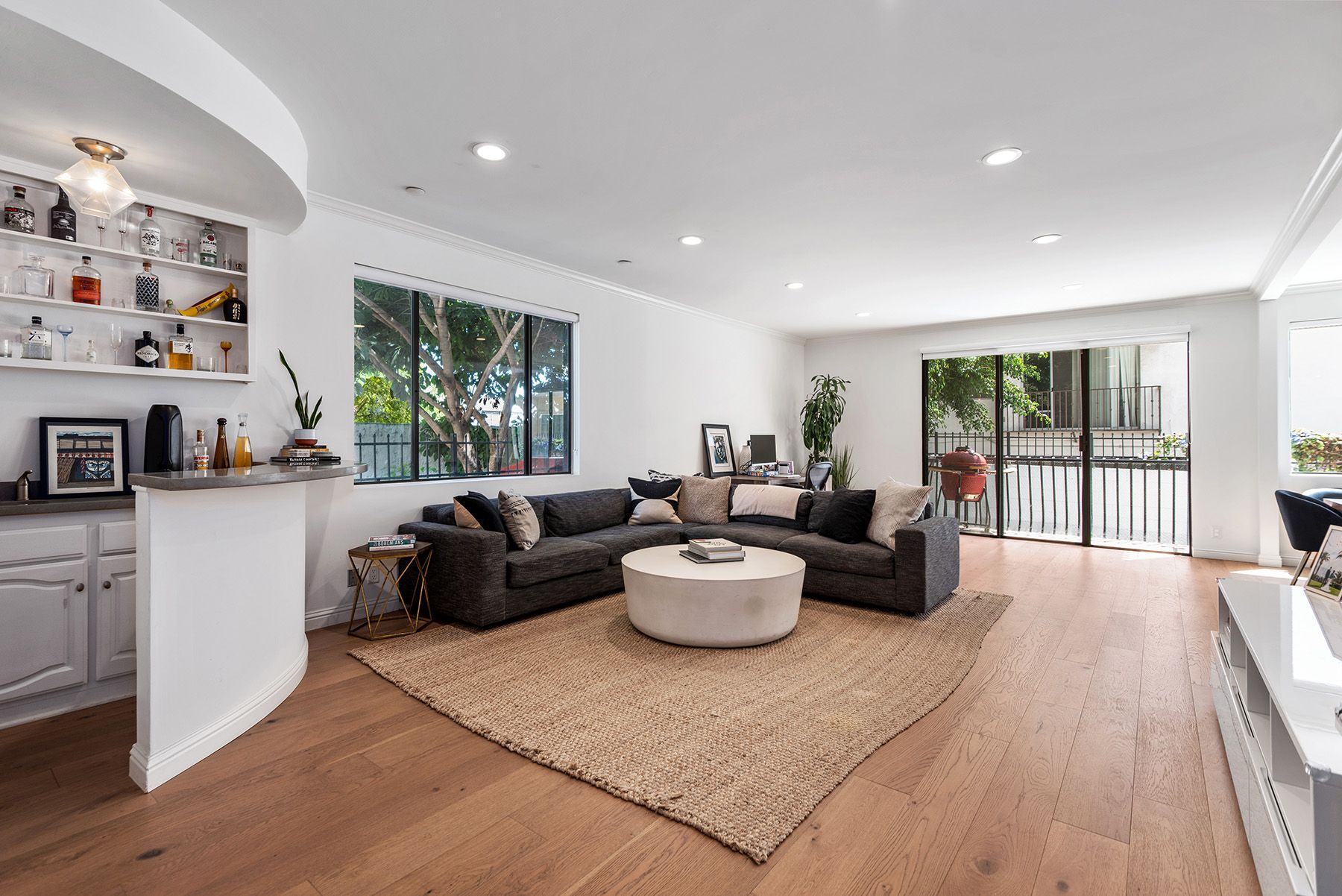 126 N Croft Avenue #102