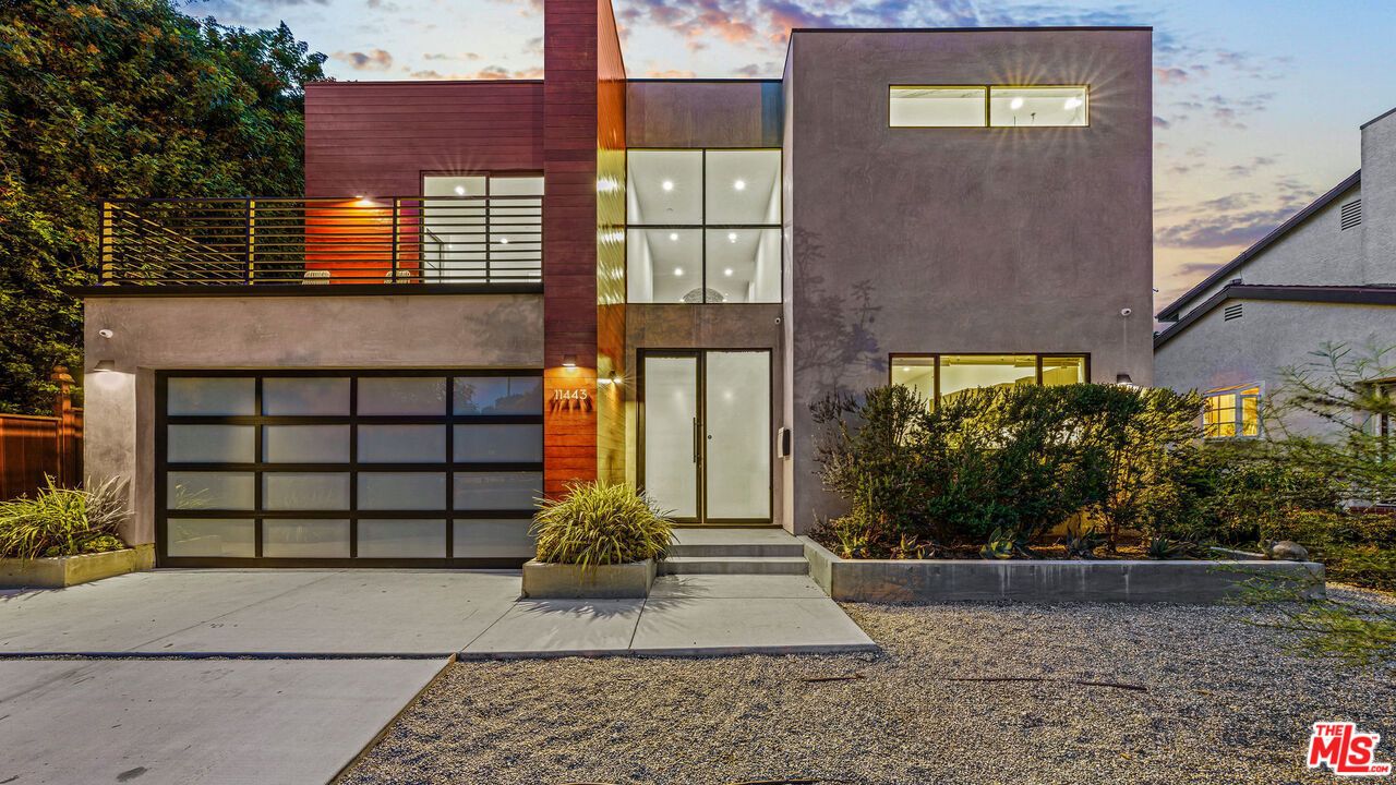11443 Woodbine St.