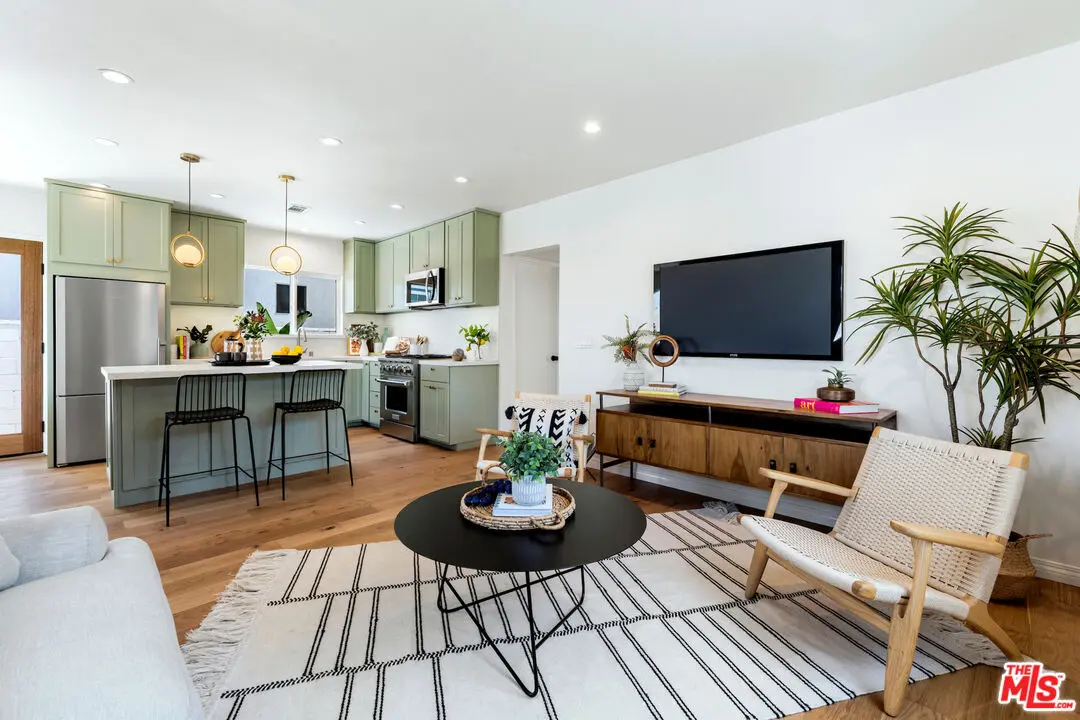 13208 Zanja St