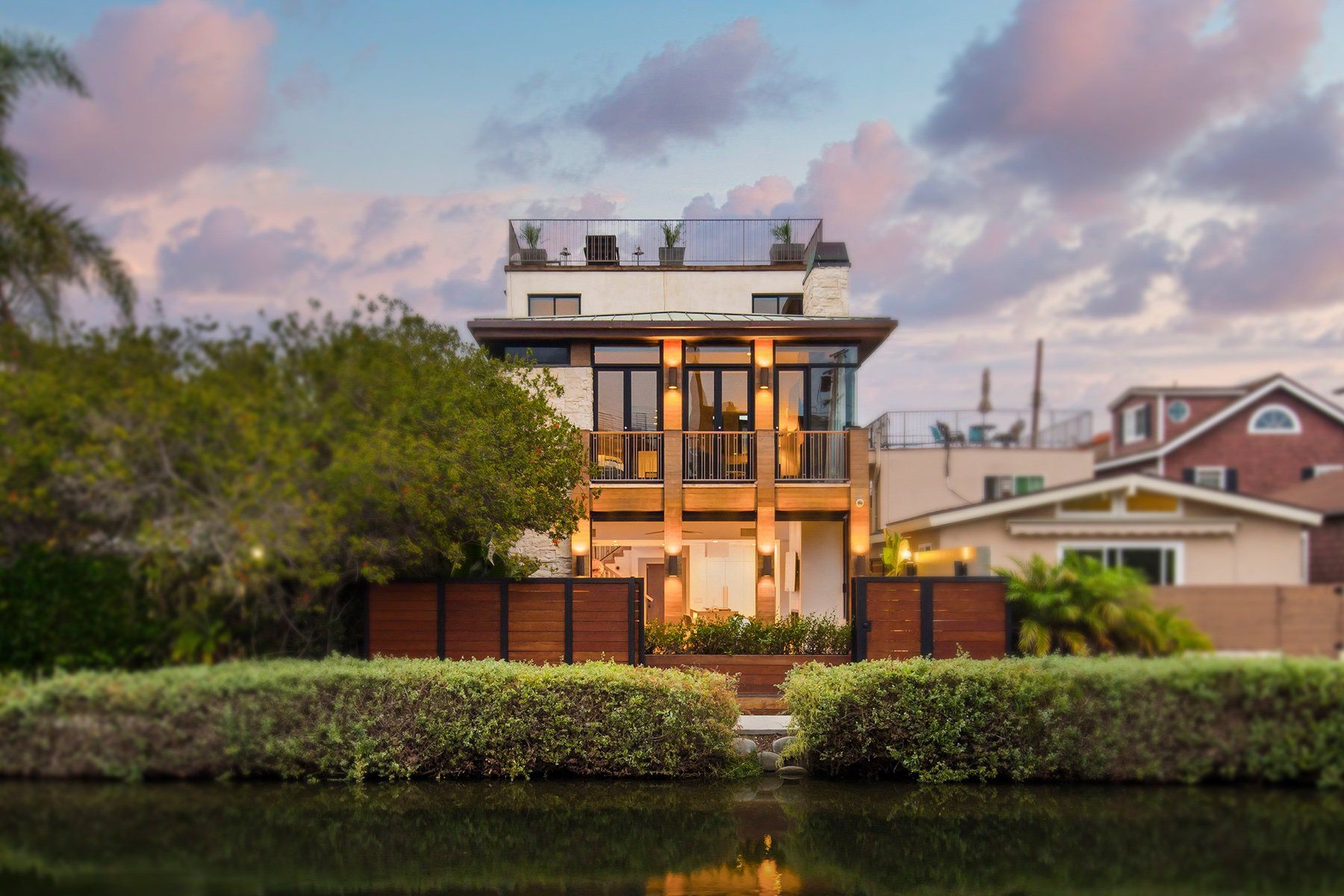 2308 Grand Canal